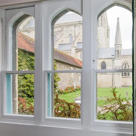Cloisters Cottage Chichester Exterior photo
