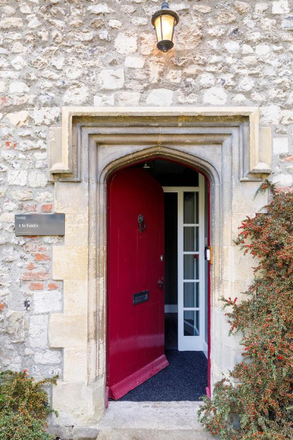 Holiday home Cloisters